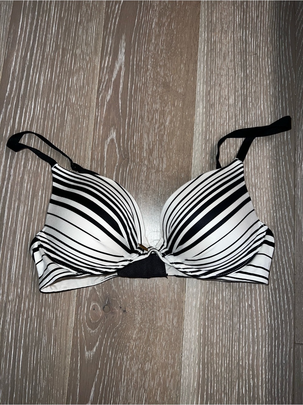 Victoria Secret Plunge Bra 32B